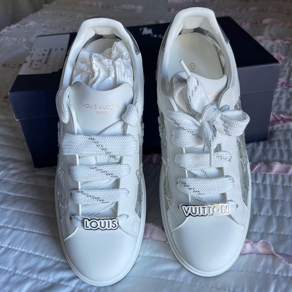 LOUIS VUITTON 
Monogram PVC Time Out Sneakers 8.5 Silver - Picture 3 of 9